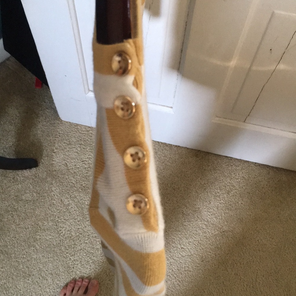 Sweater - Picture 4 of 5